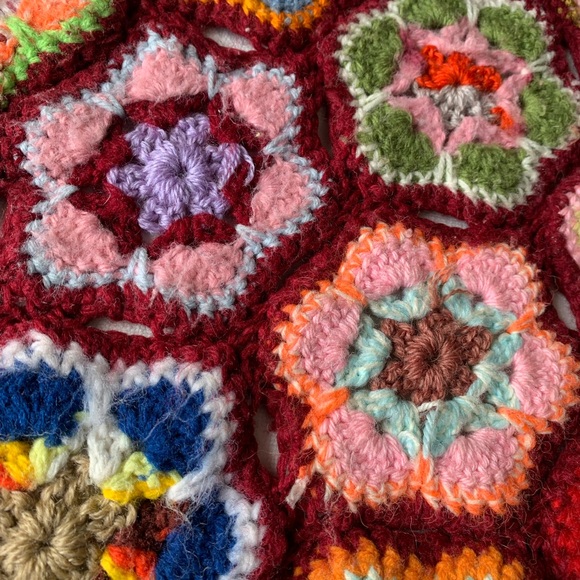 Beautiful Handmade Bohemian flare crocheted floral Afghan throw style blanket - Picture 5 of 6